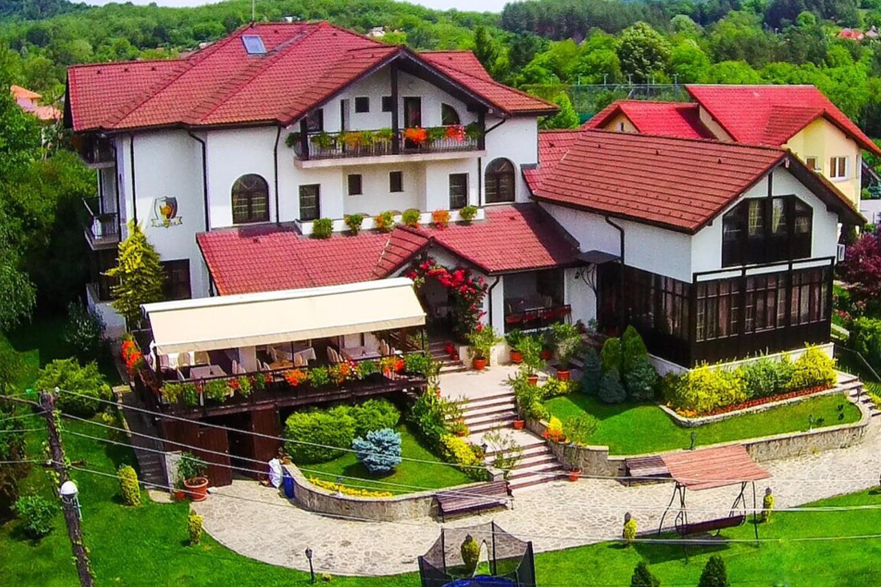 Casa Domneasca Hotel Curtea De Arges Exterior photo