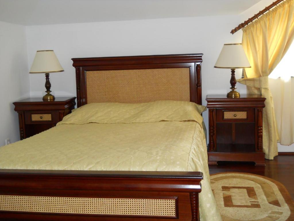 Casa Domneasca Hotel Curtea De Arges Room photo
