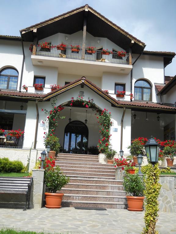 Casa Domneasca Hotel Curtea De Arges Exterior photo