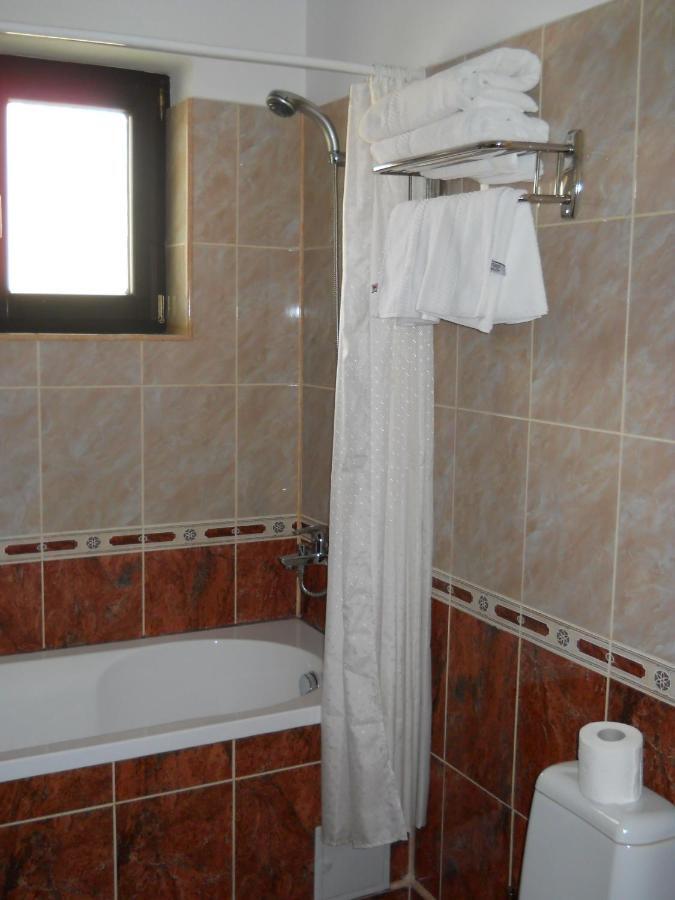 Casa Domneasca Hotel Curtea De Arges Room photo