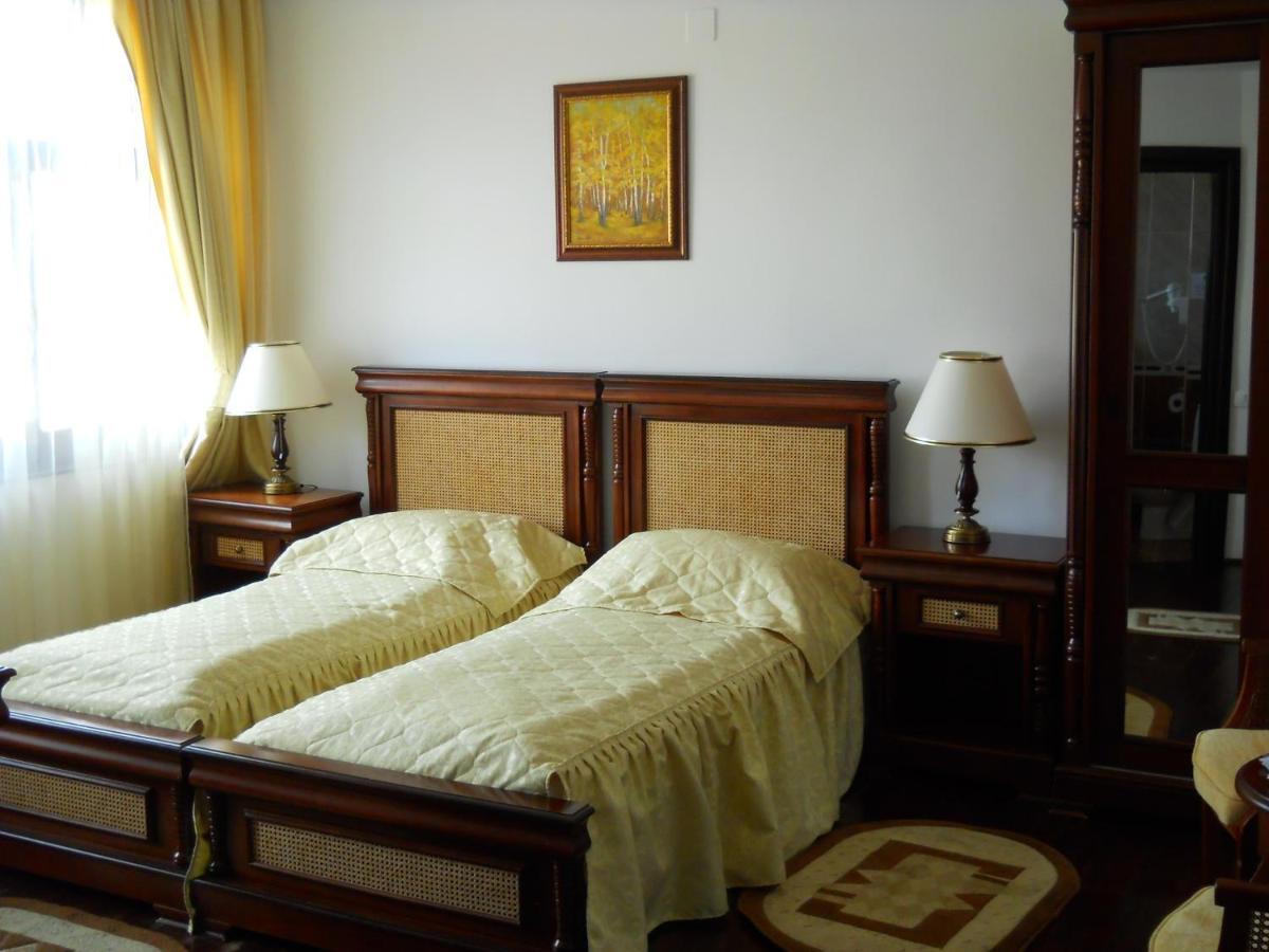 Casa Domneasca Hotel Curtea De Arges Room photo